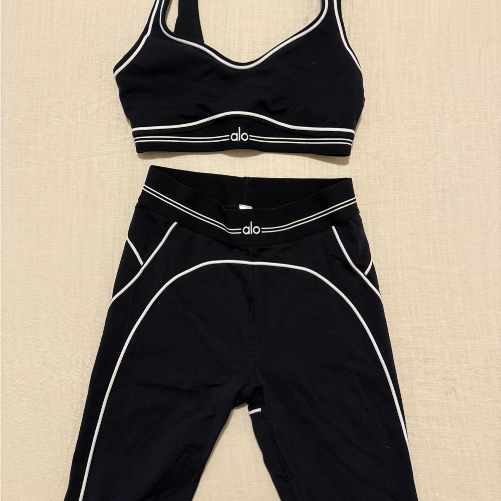 ALO Yoga black and White Leggings